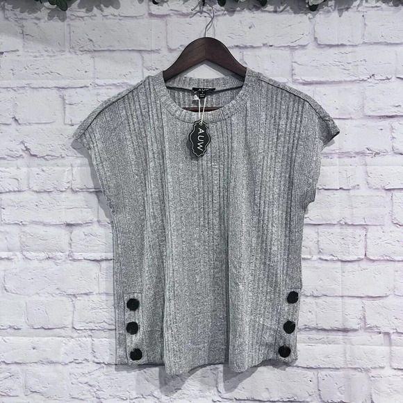 AUW Casual Blouse Short Sleeve Top Buttons Details Stretch Size Small Round Neck - Picture 1 of 8
